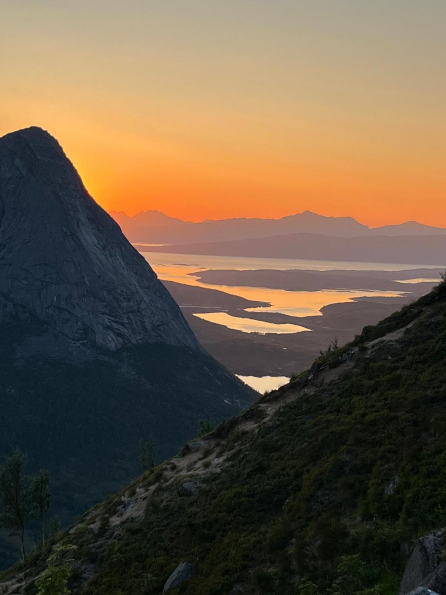 Efjord And Stetind Resort - Cabin Kobbernestinden Ballangen Εξωτερικό φωτογραφία
